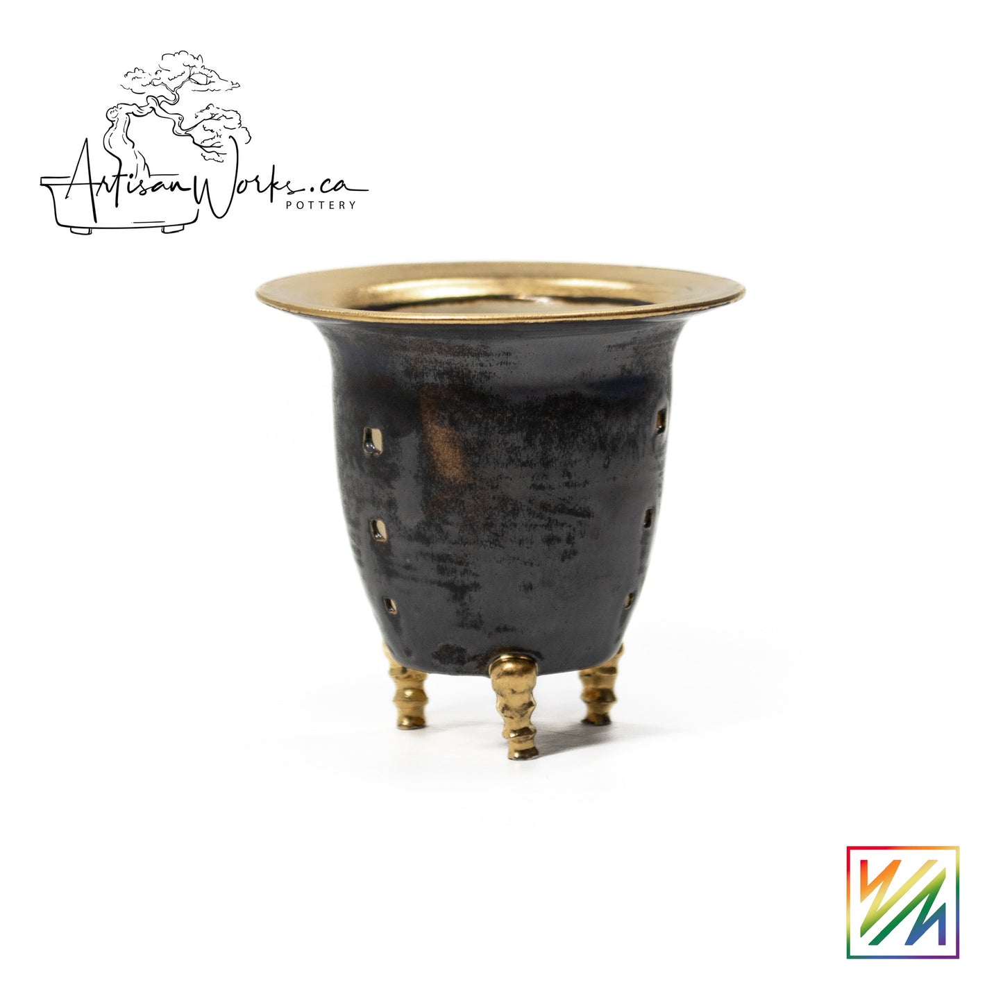 240215111 - royal accented circular orchid pot