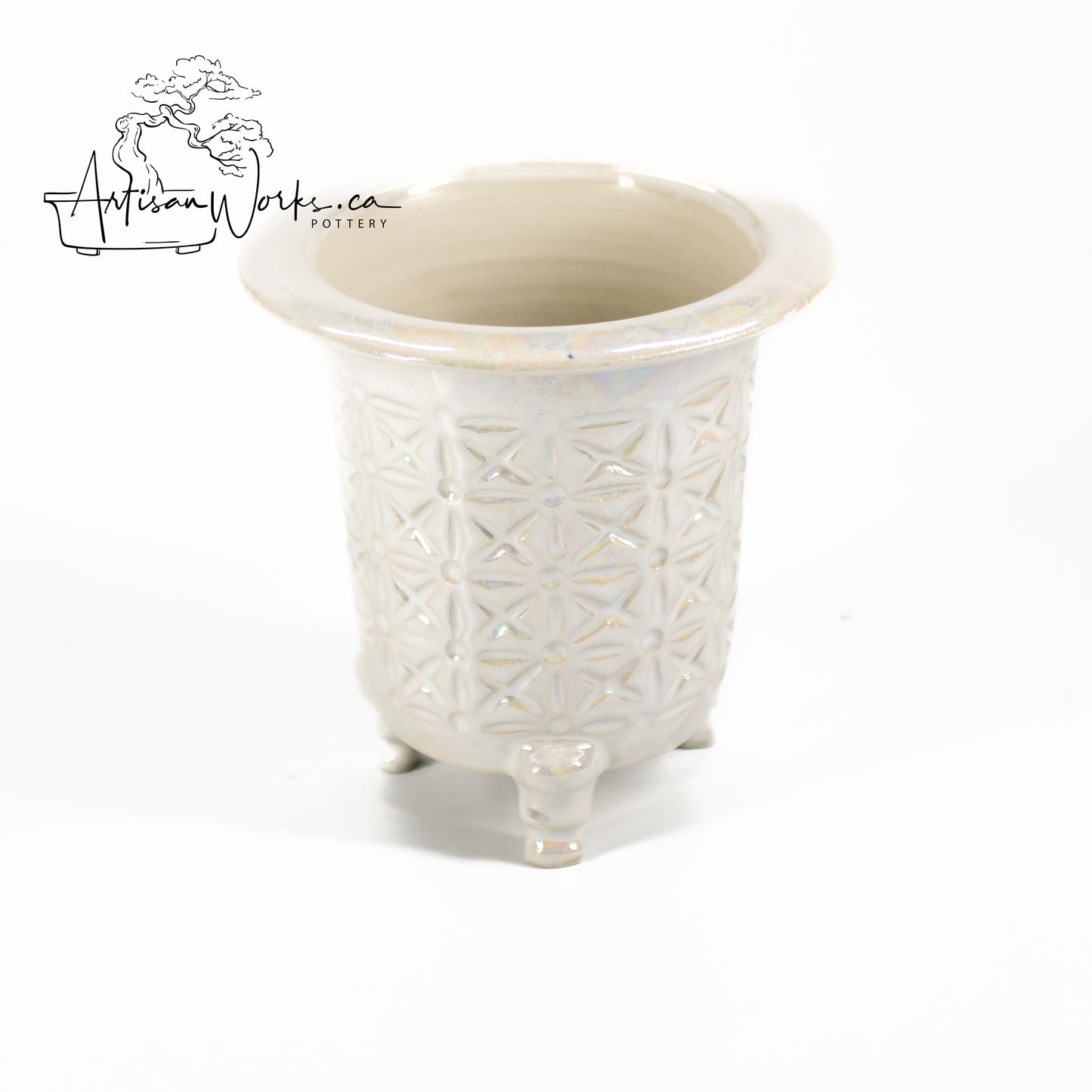 240306132 - royal accented circular orchid pot